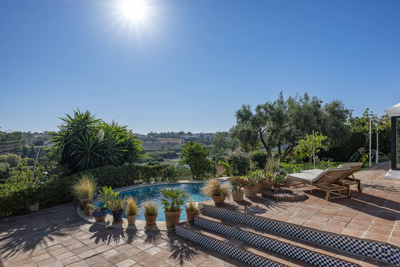 Chalet de 4 habitaciones en Guadalmina en venta con piscina garaje - 1.650.000 € (Ref: 8881829)