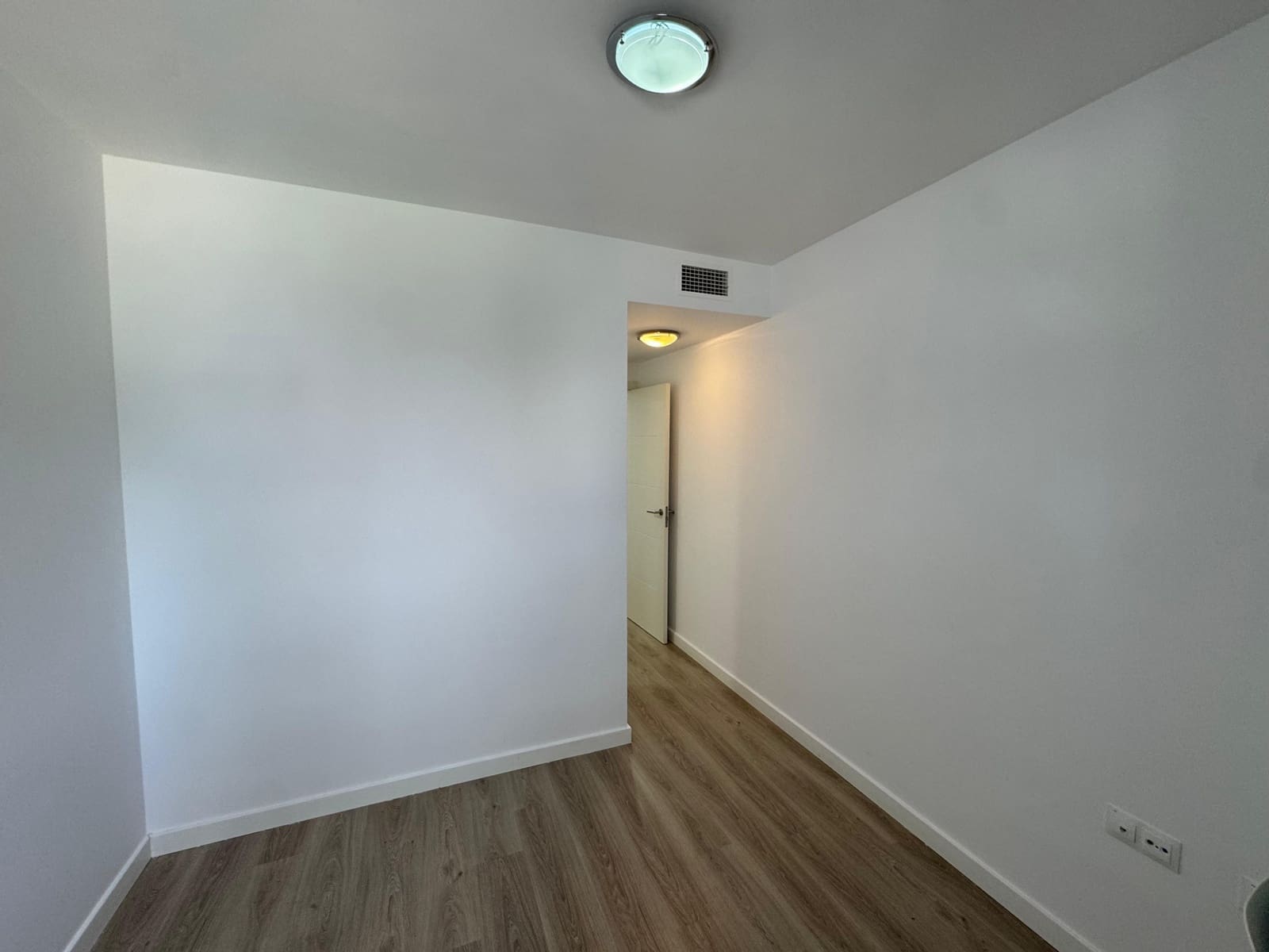 2 makuuhuone Huoneisto myytävänä paikassa Nueva Andalucia mukana uima-altaan 
autotalli - 375 000 € (Ref: 8881830)