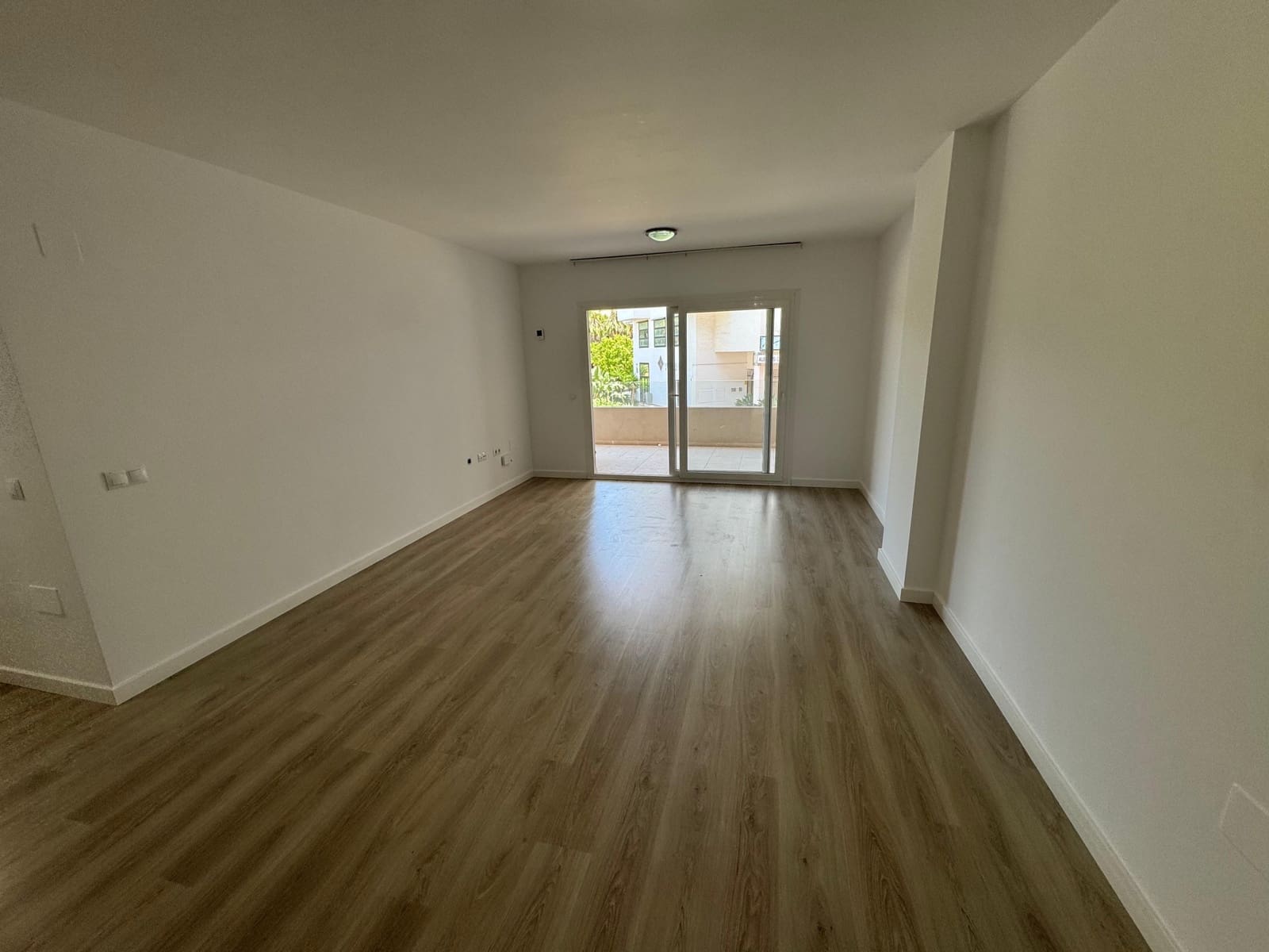 2 makuuhuone Huoneisto myytävänä paikassa Nueva Andalucia mukana uima-altaan 
autotalli - 375 000 € (Ref: 8881830)