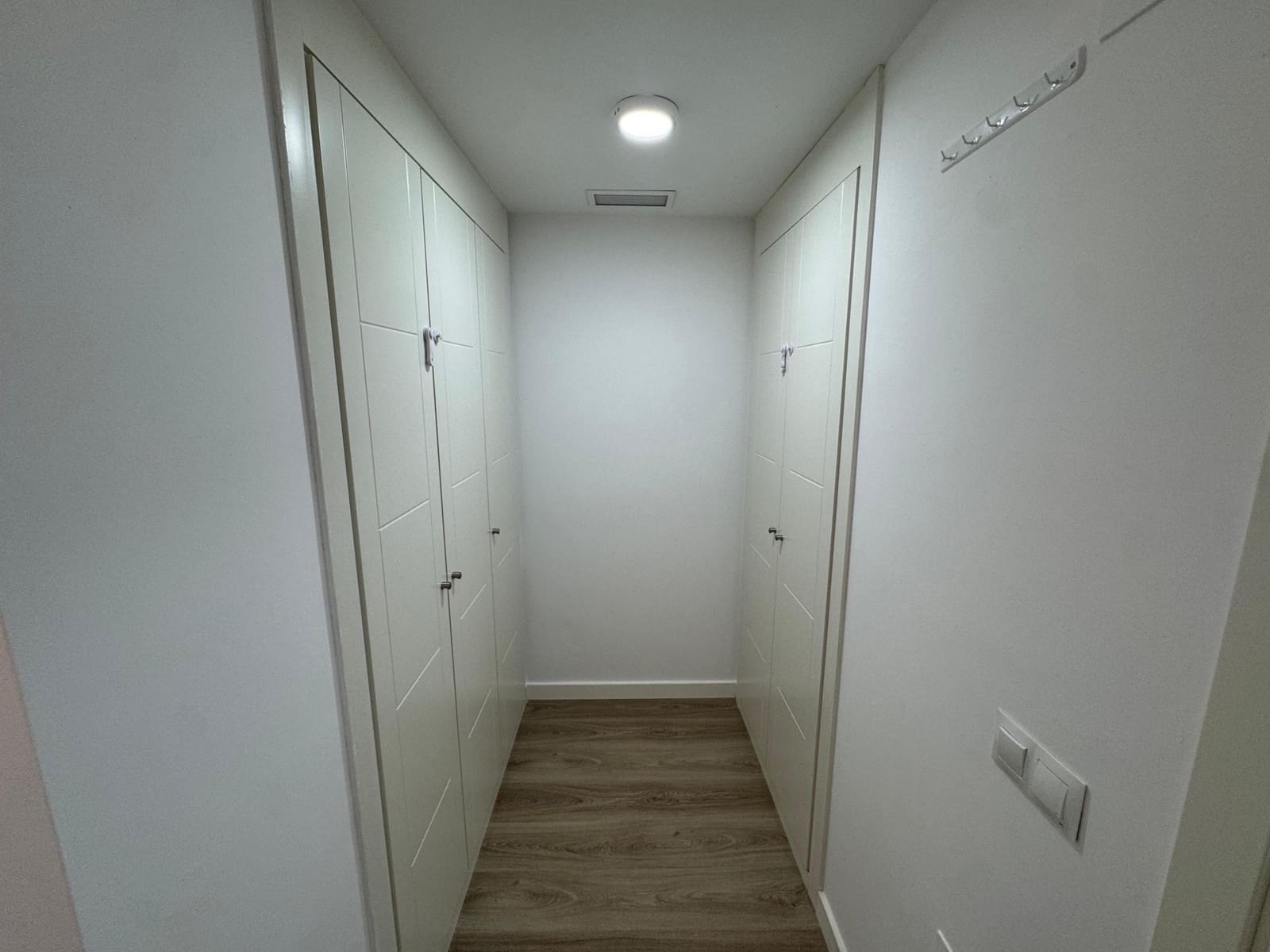 2 makuuhuone Huoneisto myytävänä paikassa Nueva Andalucia mukana uima-altaan 
autotalli - 375 000 € (Ref: 8881830)