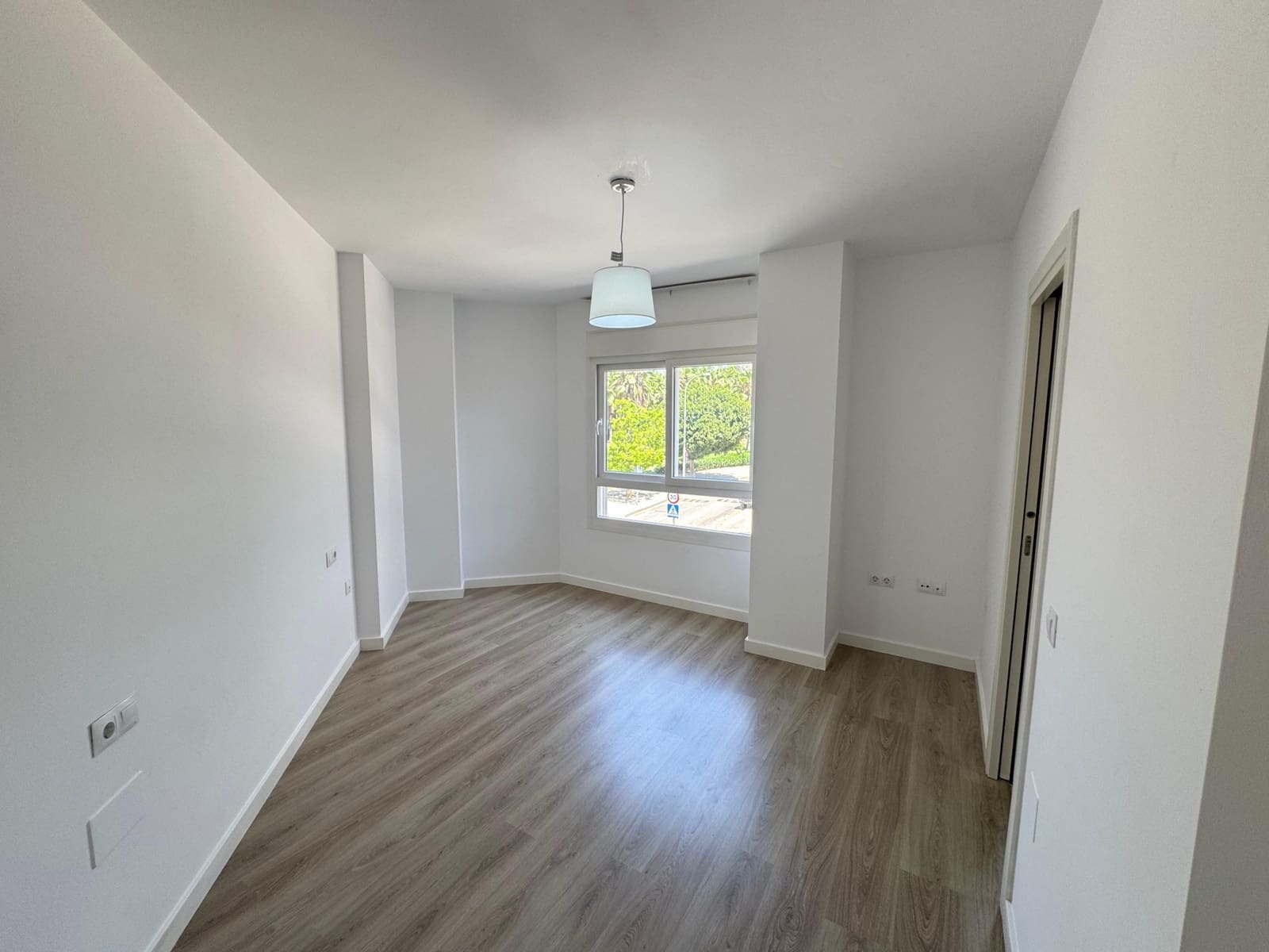 2 makuuhuone Huoneisto myytävänä paikassa Nueva Andalucia mukana uima-altaan 
autotalli - 375 000 € (Ref: 8881830)