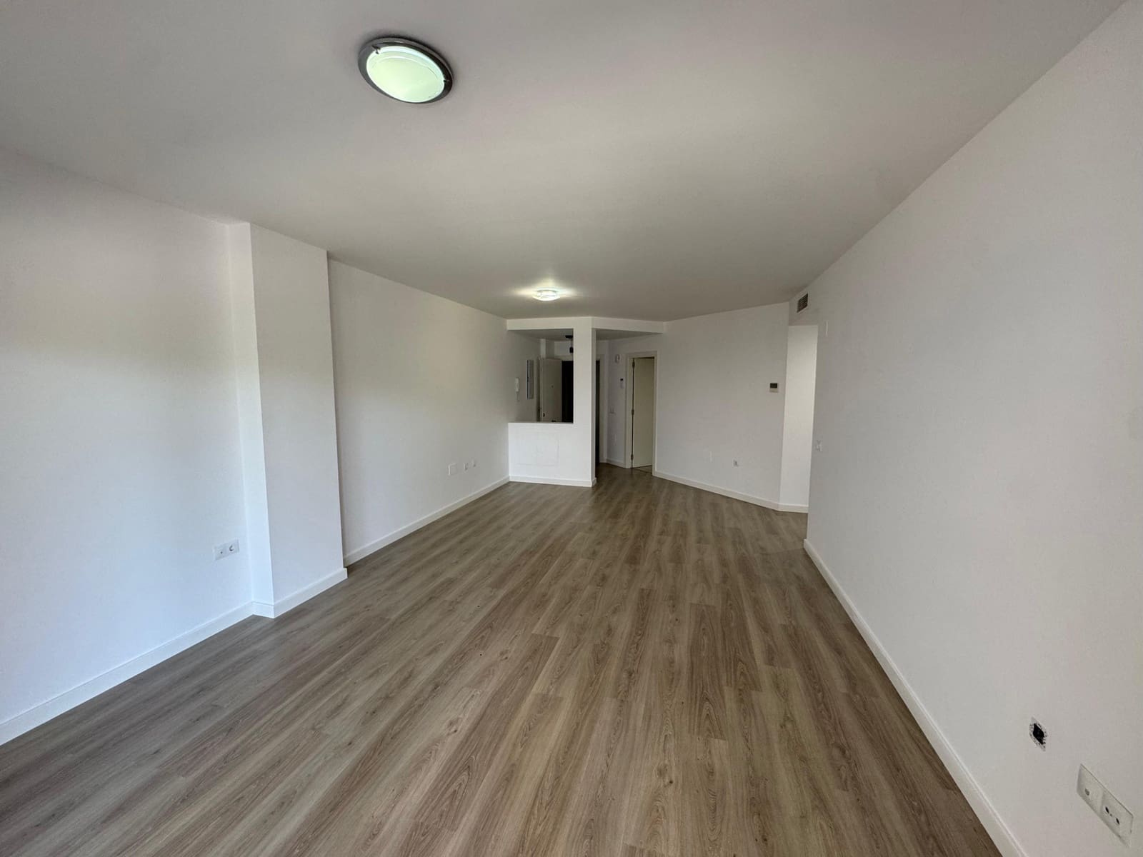 2 makuuhuone Huoneisto myytävänä paikassa Nueva Andalucia mukana uima-altaan 
autotalli - 375 000 € (Ref: 8881830)