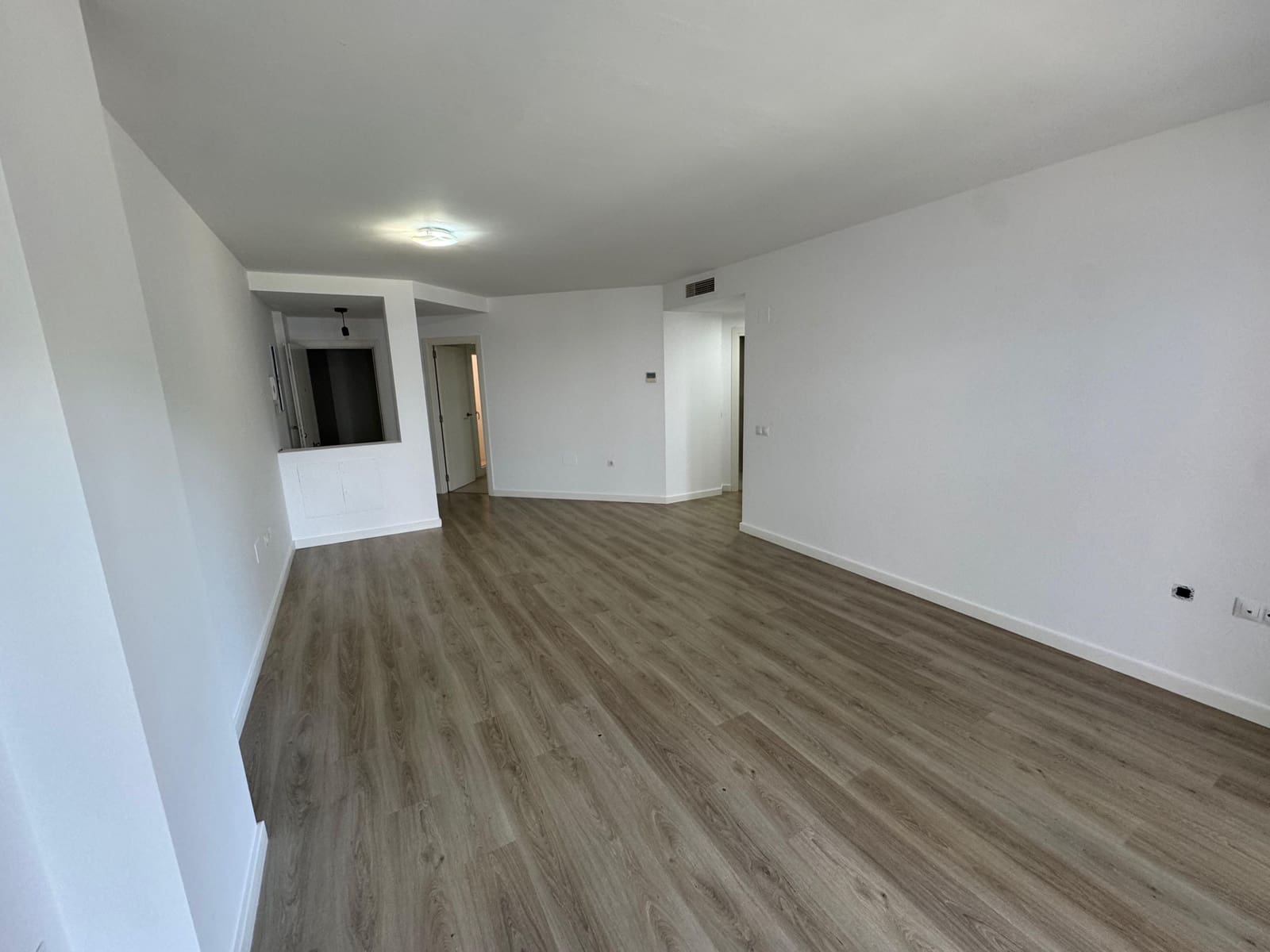 2 makuuhuone Huoneisto myytävänä paikassa Nueva Andalucia mukana uima-altaan 
autotalli - 375 000 € (Ref: 8881830)