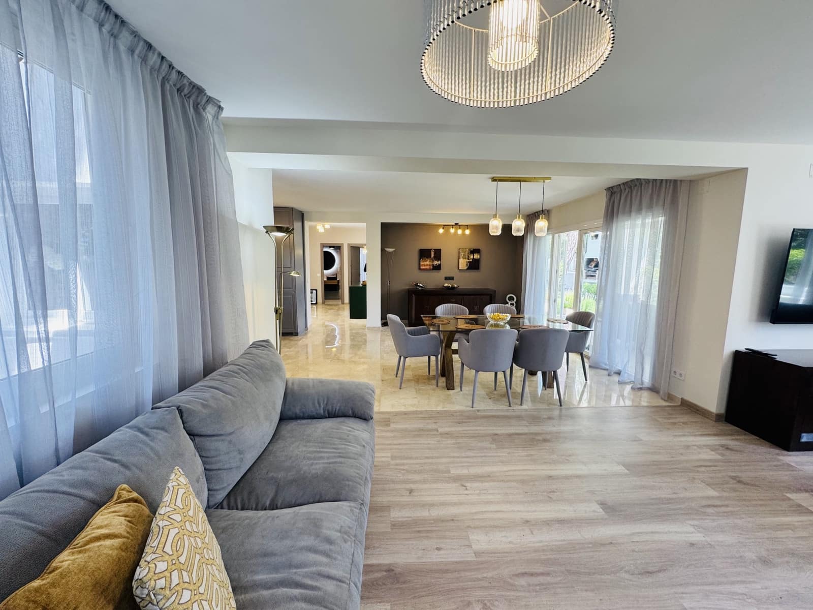 4 chambre Villa/Maison à vendre à Marbella avec piscine garage - 1 290 000 € (Ref: 8937236)