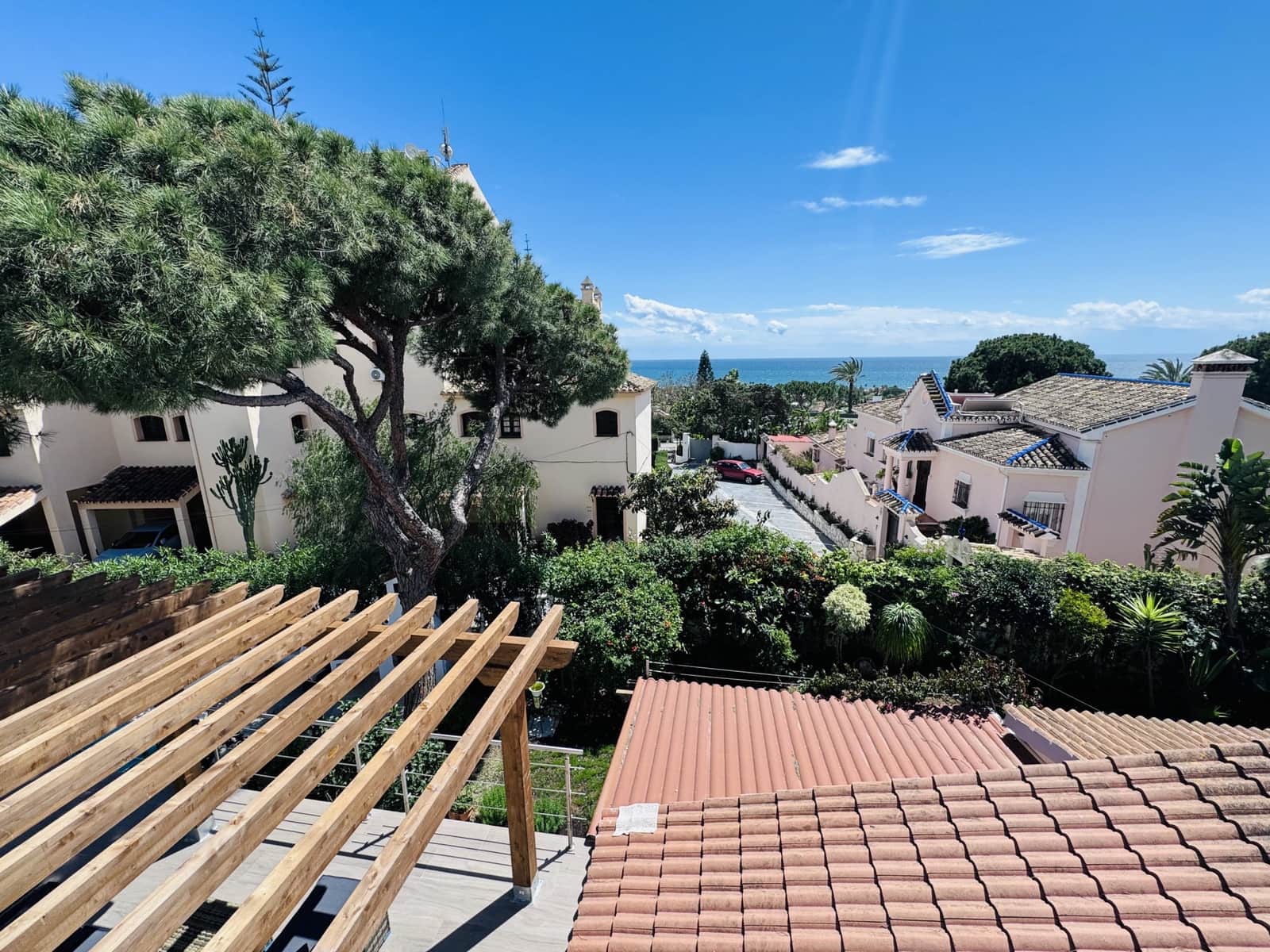 4 chambre Villa/Maison à vendre à Marbella avec piscine garage - 1 290 000 € (Ref: 8937236)