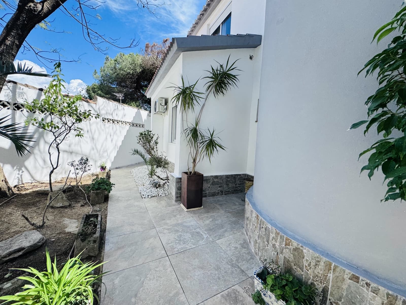 4 chambre Villa/Maison à vendre à Marbella avec piscine garage - 1 290 000 € (Ref: 8937236)