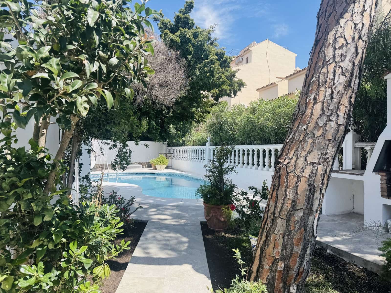 4 chambre Villa/Maison à vendre à Marbella avec piscine garage - 1 290 000 € (Ref: 8937236)