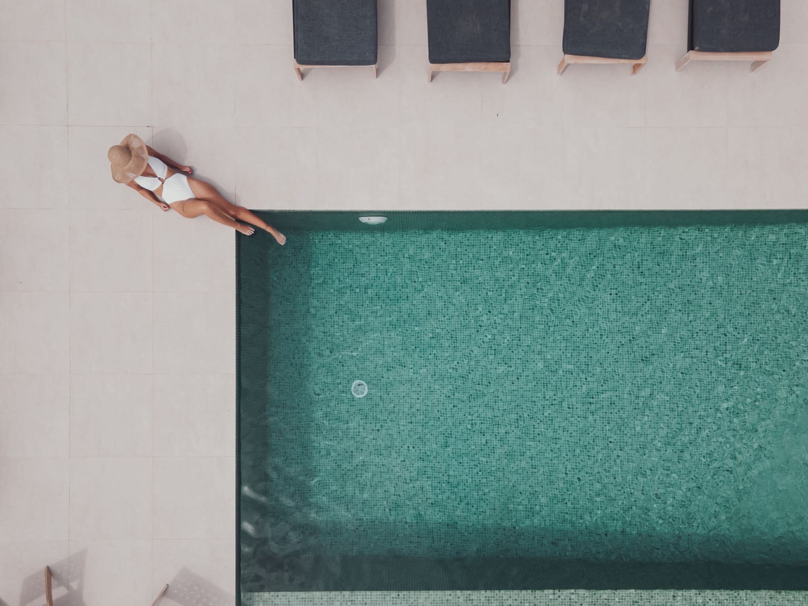 3 bedroom Apartment for sale in Nueva Andalucia with pool garage - € 750,000 (Ref: 9009042)