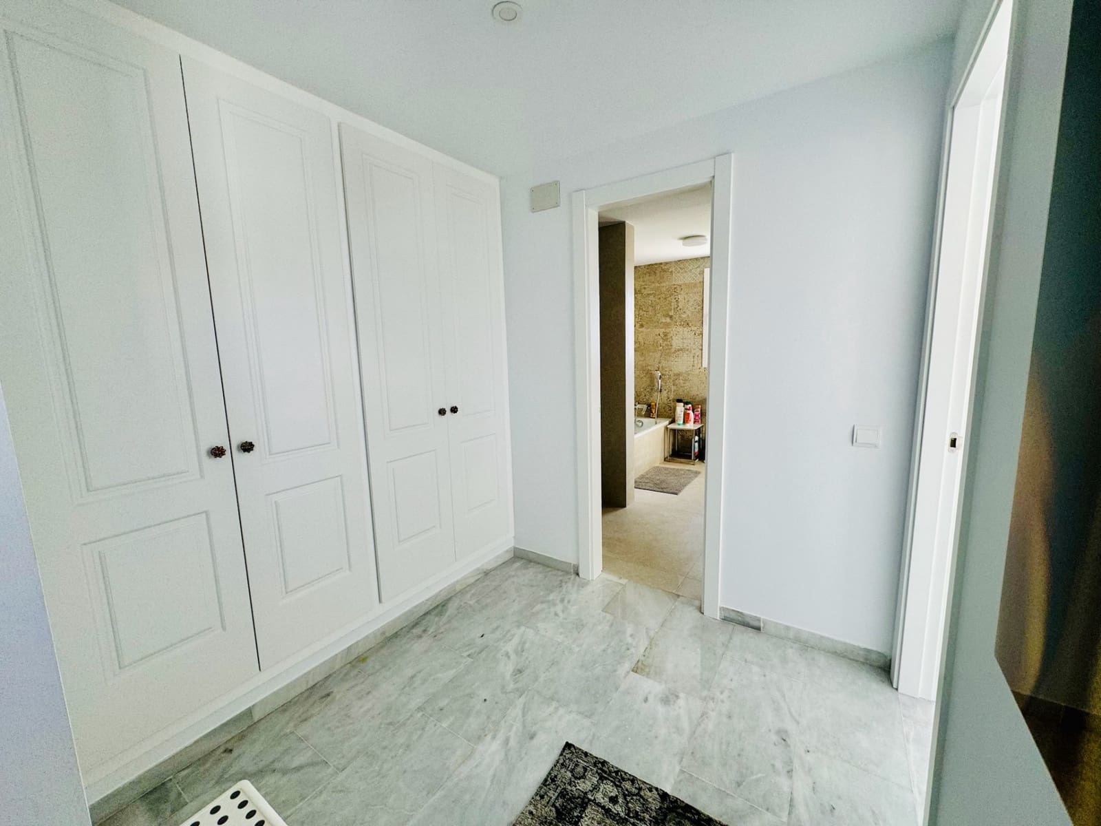 4 soveværelse Byhus til salg i New Golden Mile med swimmingpool garage - € 580.000 (Ref: 9061020)