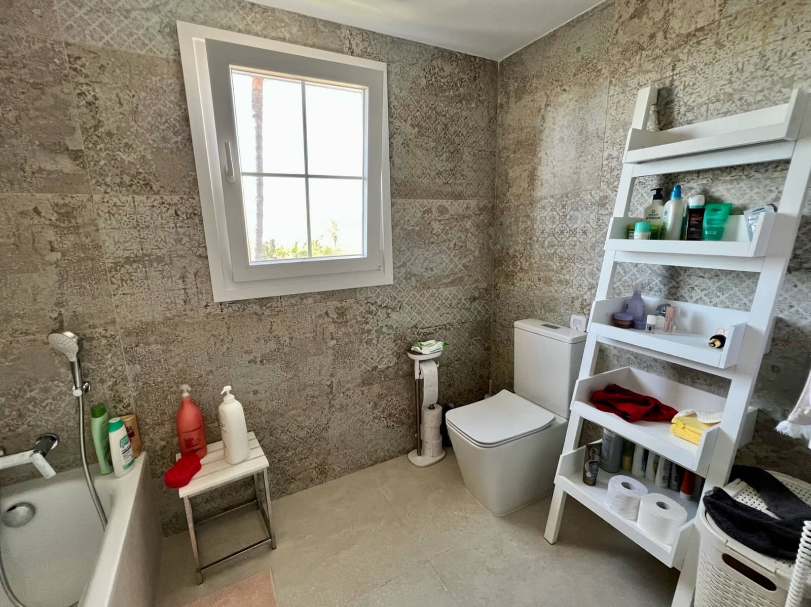 4 soveværelse Byhus til salg i New Golden Mile med swimmingpool garage - € 580.000 (Ref: 9061020)