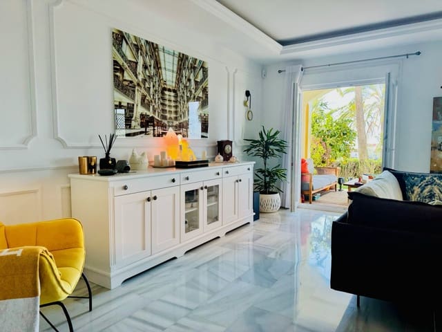 4 chambre Maison de Ville à vendre à Sotoserena, Estepona avec piscine garage - 585 000 € (Ref: 9061020)