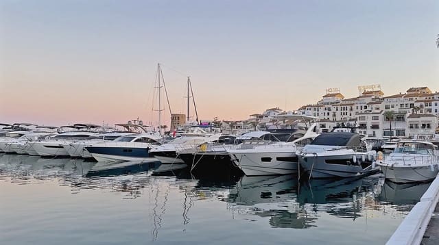 3 bedroom Semi-detached Villa for sale in Centro, Estepona with pool garage - € 730,000 (Ref: 9068951)