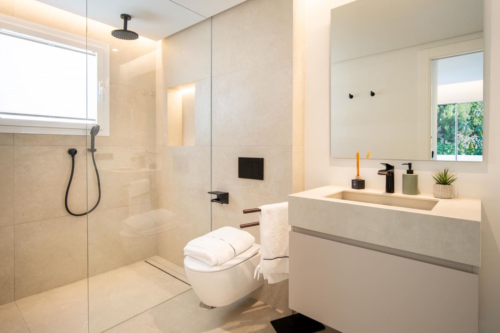 5 bedroom Villa for sale in Marbella with pool garage - € 2,750,000 (Ref: 9076299)