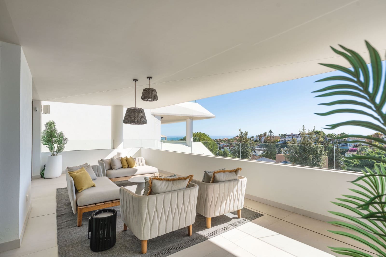 4 chambre Villa/Maison Semi-Mitoyenne à vendre à Nueva Andalucia avec piscine garage - 4 650 000 € (Ref: 9085440)