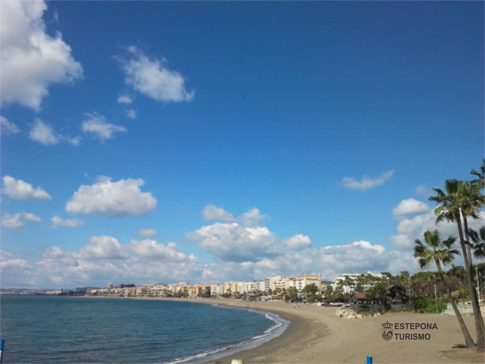 2 bedroom Apartment for sale in Estepona with pool garage - € 375,000 (Ref: 9085446)