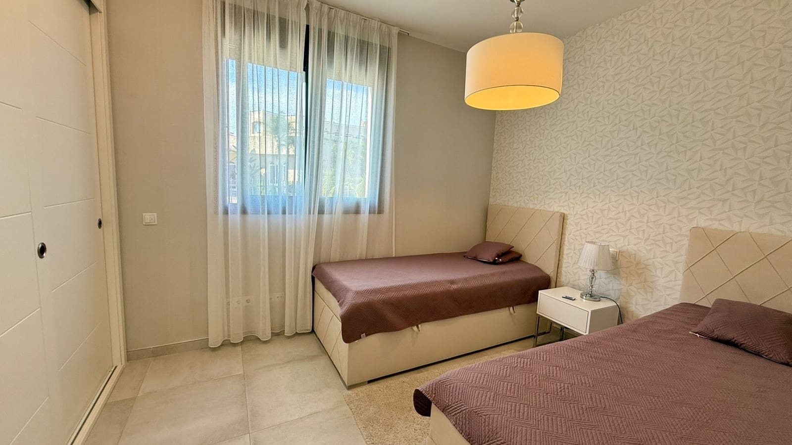 2 bedroom Apartment for sale in El Paraiso with pool garage - € 560,000 (Ref: 9149497)