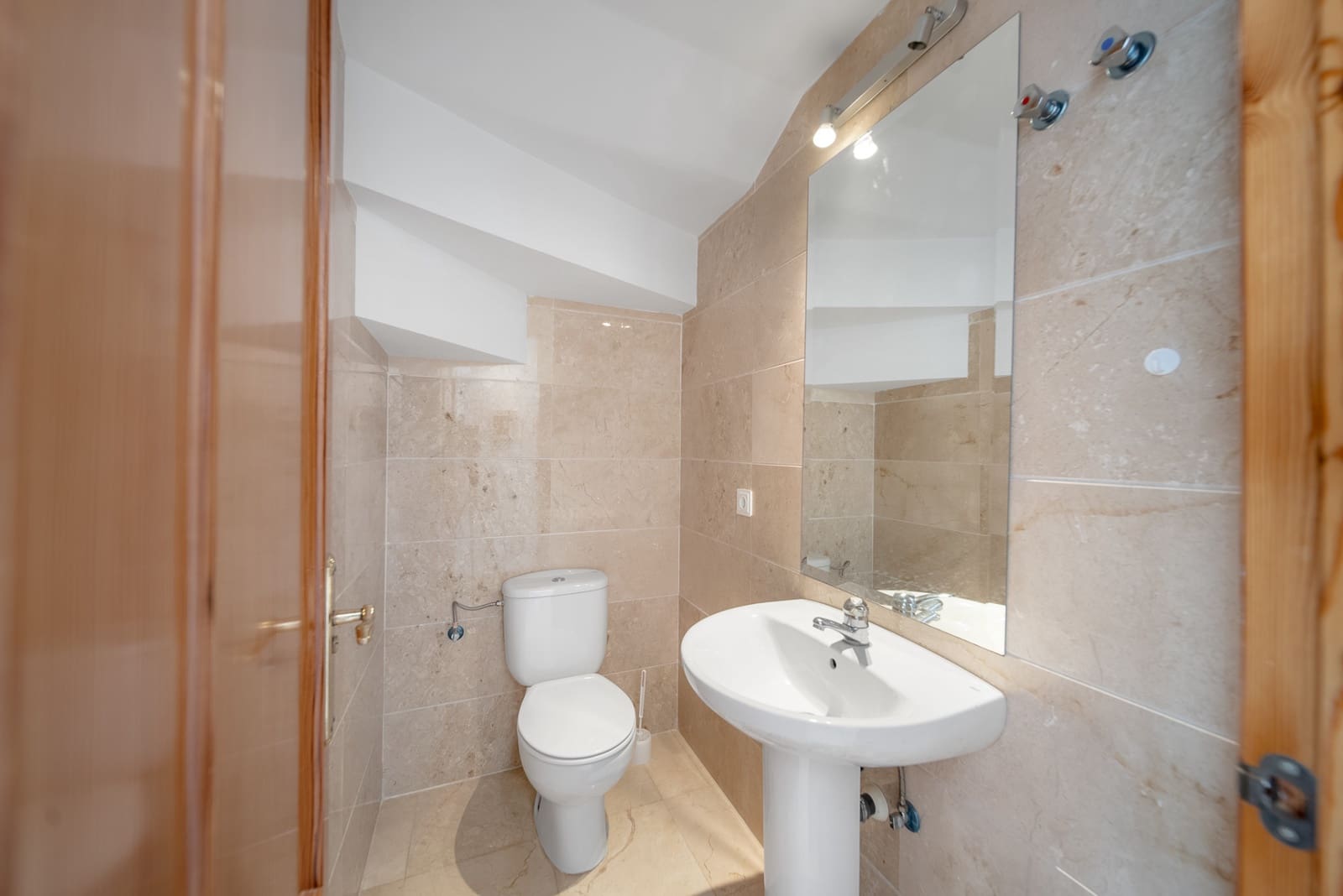 Ático de 3 habitaciones en Marbella en venta con piscina garaje - 750.000 € (Ref: 9230497)