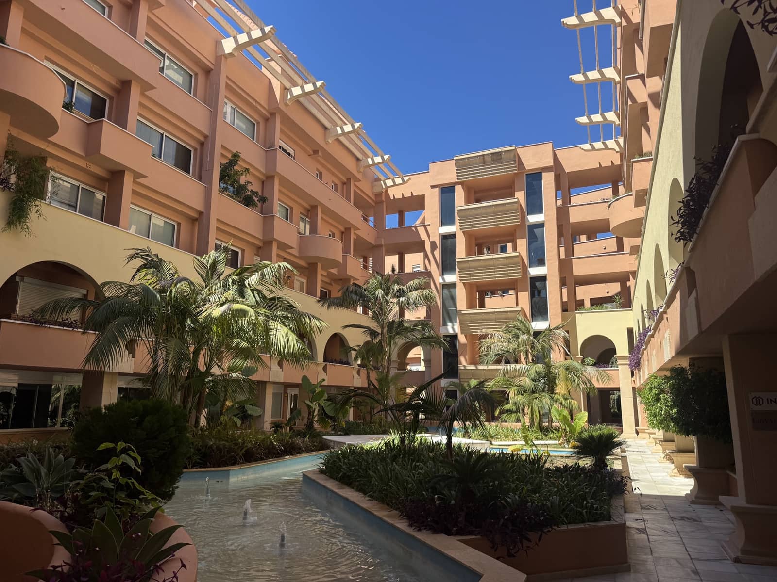 2 makuuhuone Huoneisto myytävänä paikassa Marbella mukana uima-altaan 
autotalli - 525 000 € (Ref: 9232781)