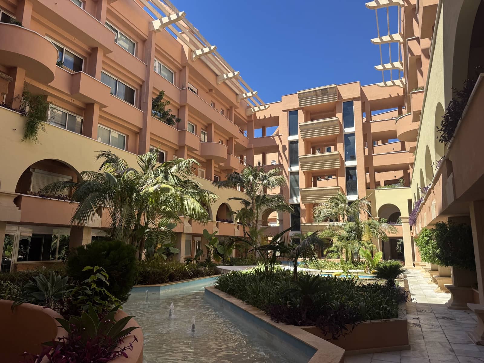 2 makuuhuone Huoneisto myytävänä paikassa Marbella mukana uima-altaan 
autotalli - 525 000 € (Ref: 9232781)