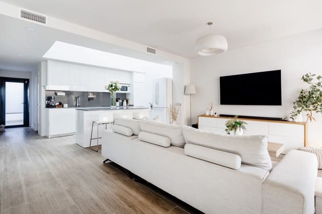 4 soveværelse Byhus til salg i Cancelada, Estepona med swimmingpool garage - € 585.000 (Ref: 9269577)