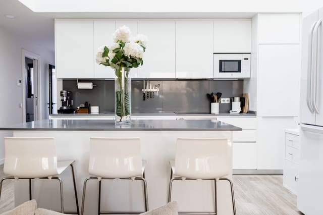 4 soveværelse Byhus til salg i Cancelada, Estepona med swimmingpool garage - € 585.000 (Ref: 9269577)