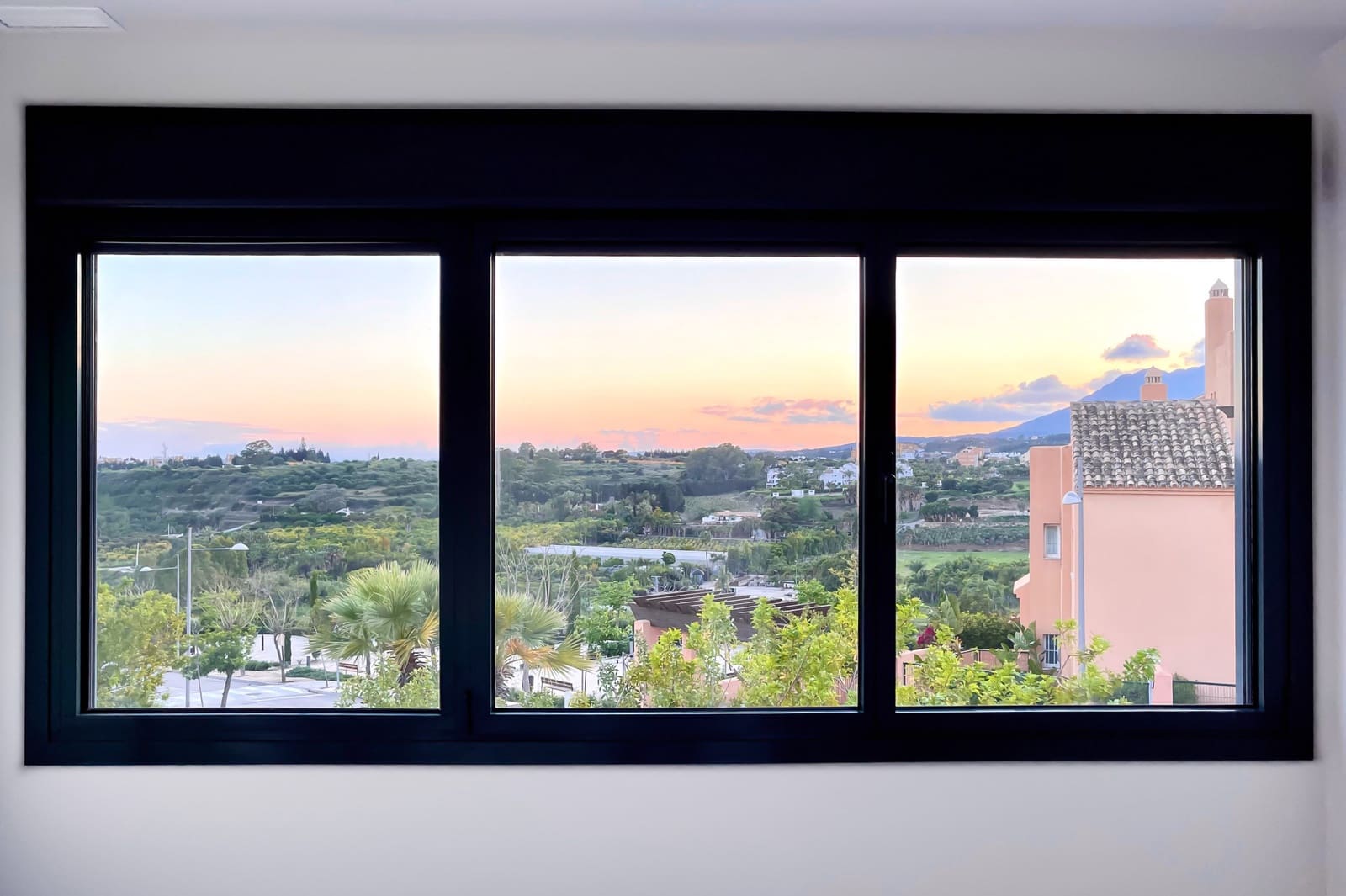 4 makuuhuone Omakotitalo myytävänä paikassa Cancelada mukana uima-altaan 
autotalli - 585 000 € (Ref: 9269577)