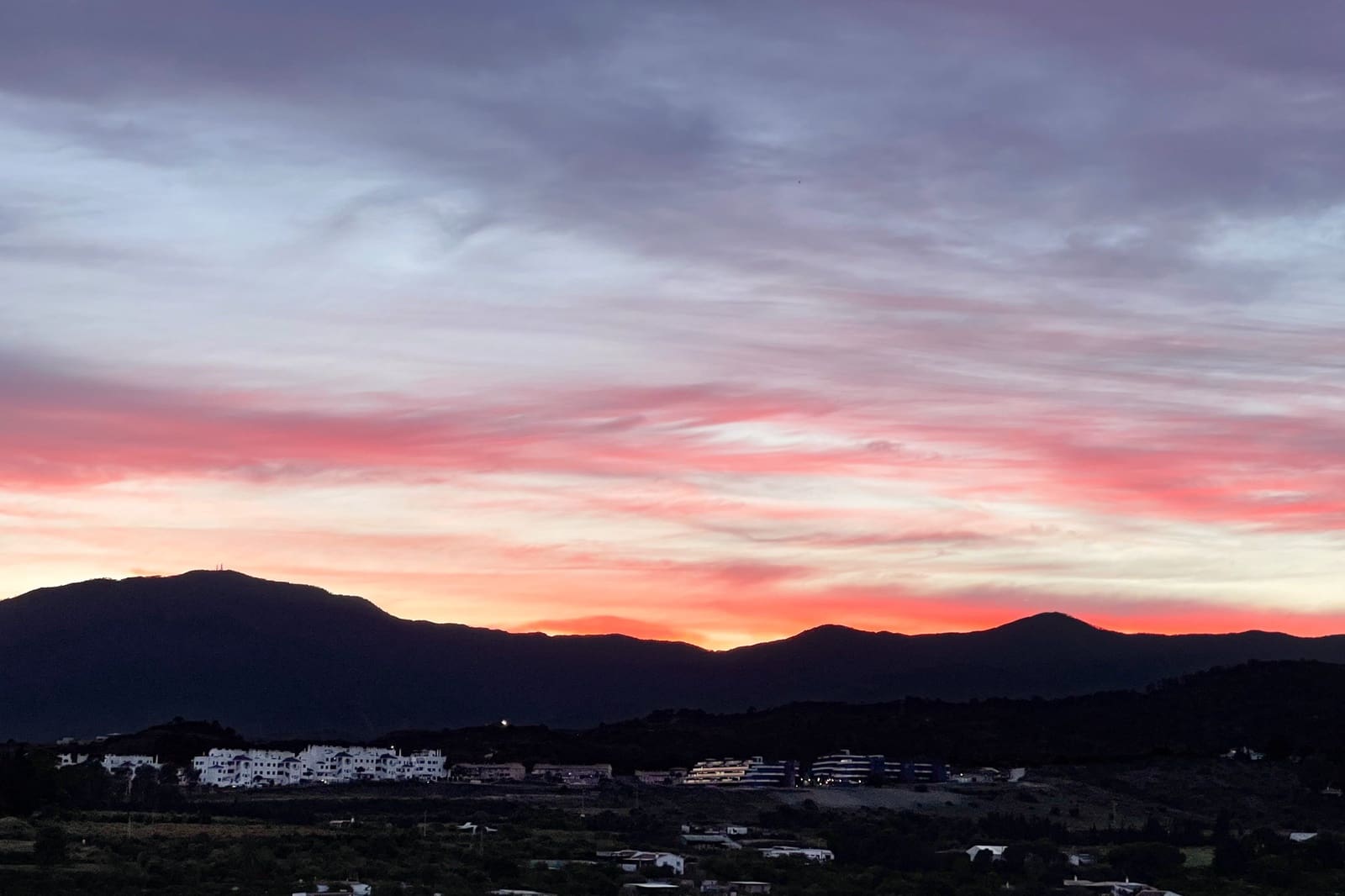 4 makuuhuone Omakotitalo myytävänä paikassa Cancelada mukana uima-altaan 
autotalli - 585 000 € (Ref: 9269577)