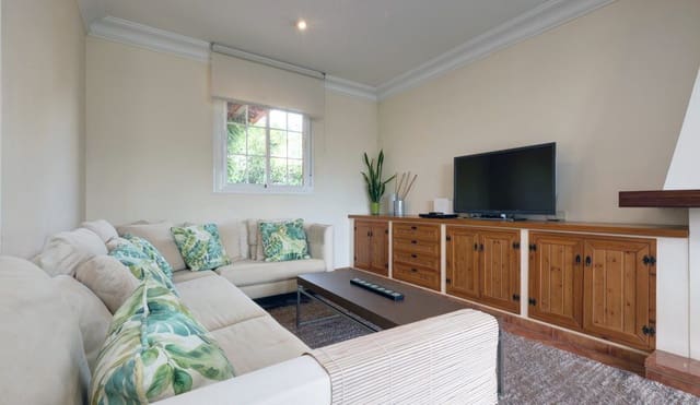 4 soverom Villa til salgs i Nueva Andalucia, Marbella med svømmebasseng garasje - € 1 395 000 (Ref: 9357157)