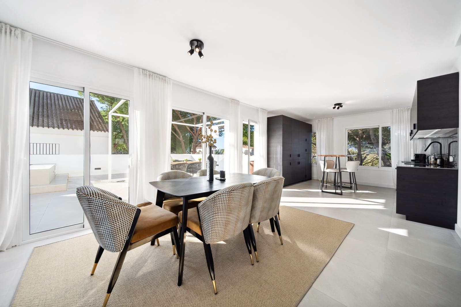 3 quarto Penthouse para venda em Marbella com piscina - 895 000 € (Ref: 9375240)