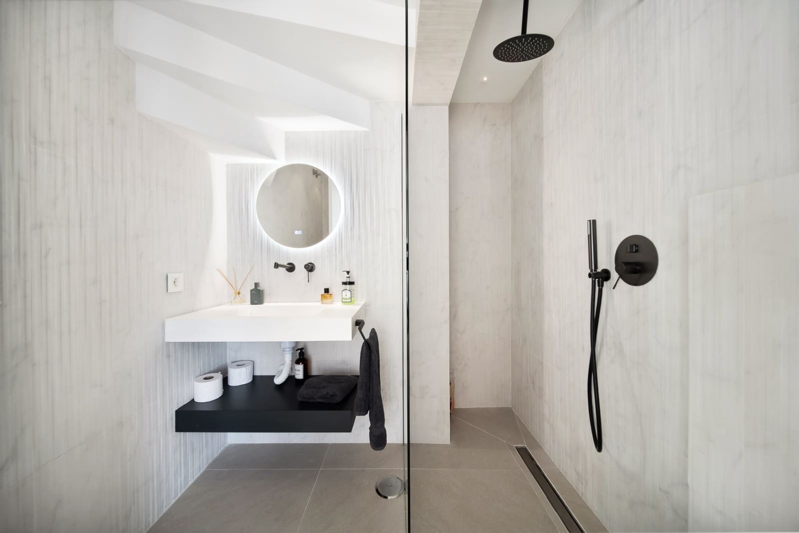 3 quarto Penthouse para venda em Marbella com piscina - 895 000 € (Ref: 9375240)