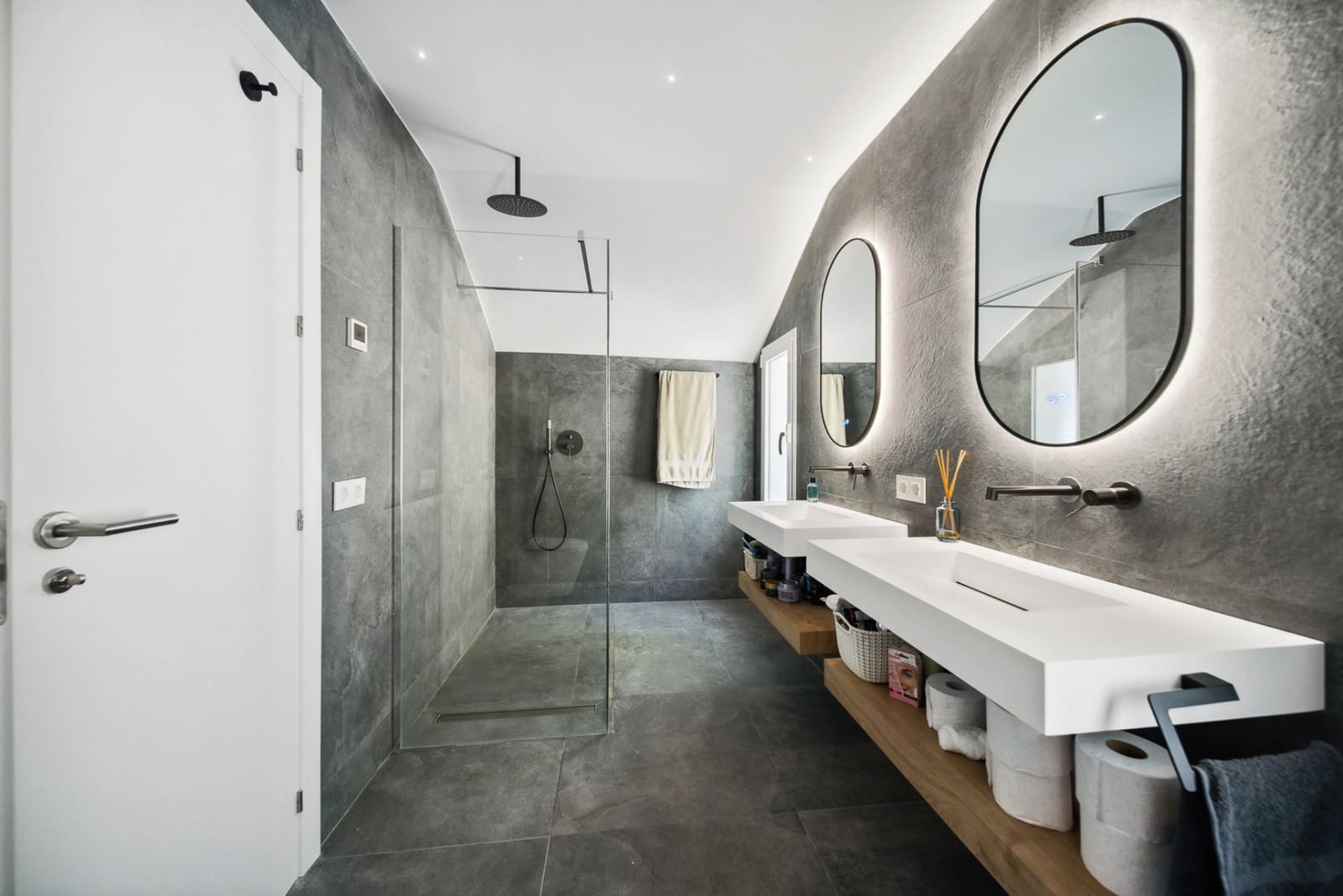 3 quarto Penthouse para venda em Marbella com piscina - 895 000 € (Ref: 9375240)