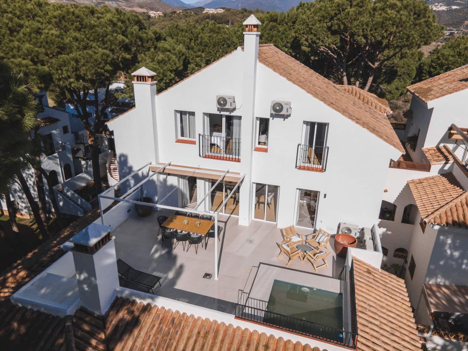 3 quarto Penthouse para venda em Marbella com piscina - 895 000 € (Ref: 9375240)