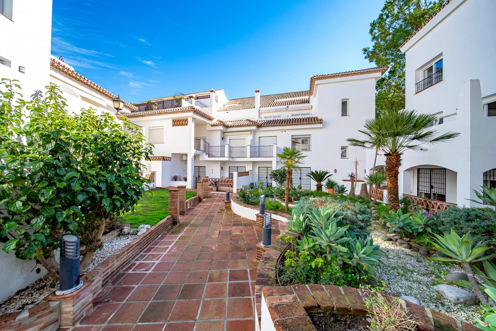 3 quarto Penthouse para venda em Marbella com piscina - 895 000 € (Ref: 9375240)