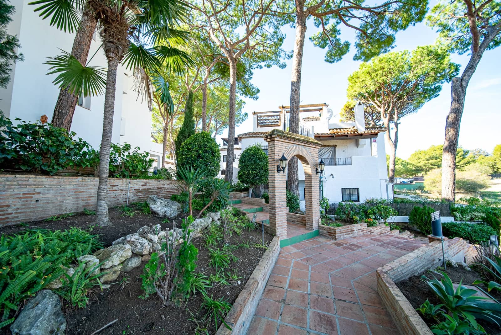 3 quarto Penthouse para venda em Marbella com piscina - 895 000 € (Ref: 9375240)