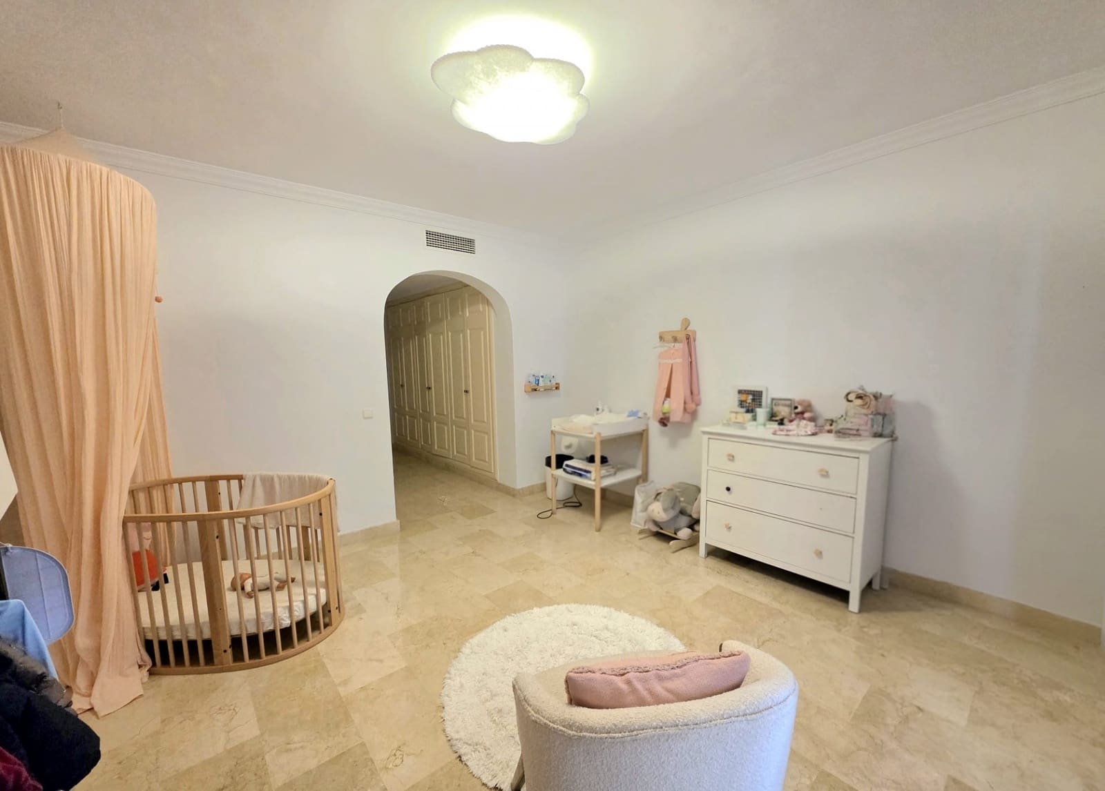 2 bedroom Apartment for rent in Golden Mile with pool garage - € 3,000 (Ref: 9410893)