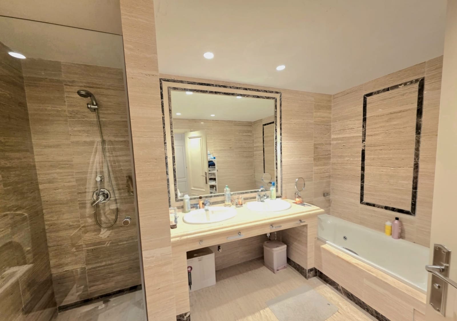 2 bedroom Apartment for rent in Golden Mile with pool garage - € 3,000 (Ref: 9410893)