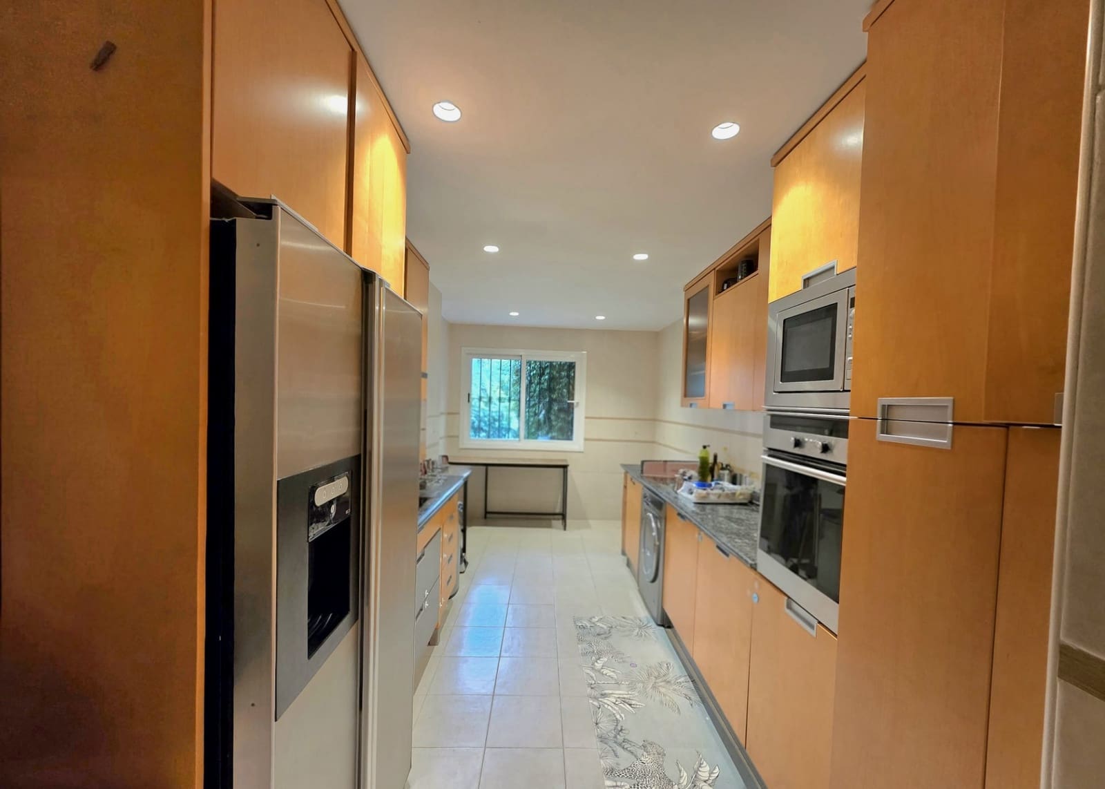 2 bedroom Apartment for rent in Golden Mile with pool garage - € 3,000 (Ref: 9410893)