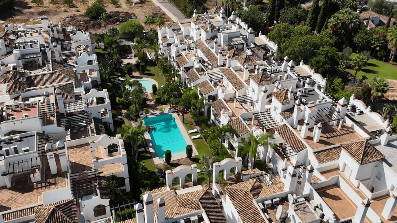 2 bedroom Apartment for rent in Golden Mile with pool garage - € 3,000 (Ref: 9410893)