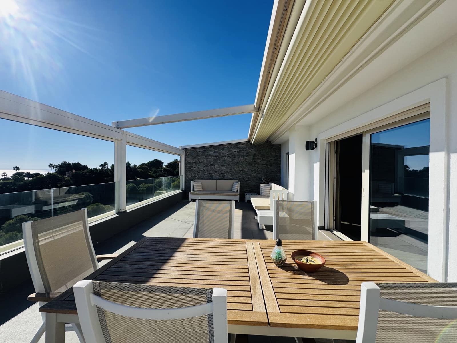 3 slaapkamer Penthouse te huur in Marbella met zwembad garage - € 3.500 (Ref: 9415823)