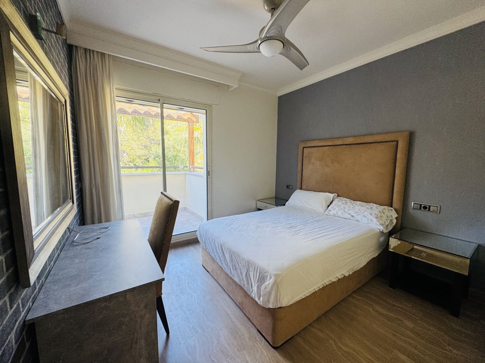 3 slaapkamer Penthouse te huur in Marbella met zwembad garage - € 3.500 (Ref: 9415823)