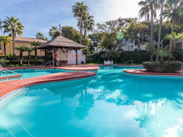 2 sovrum Lägenhet för semesterbostäder i Marbella med pool - 750 € (Ref: 9448968)