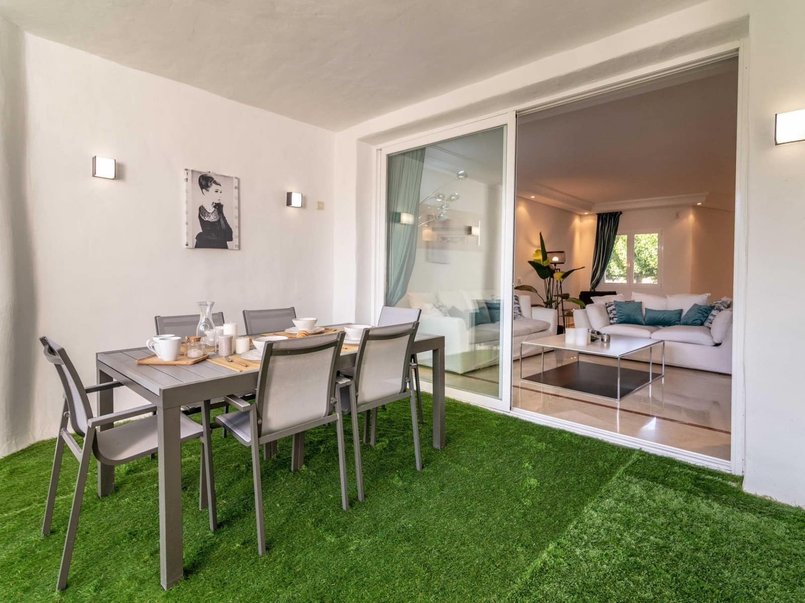 2 bedroom Apartment for holiday rental in Marbella with pool - € 750 (Ref: 9448968)