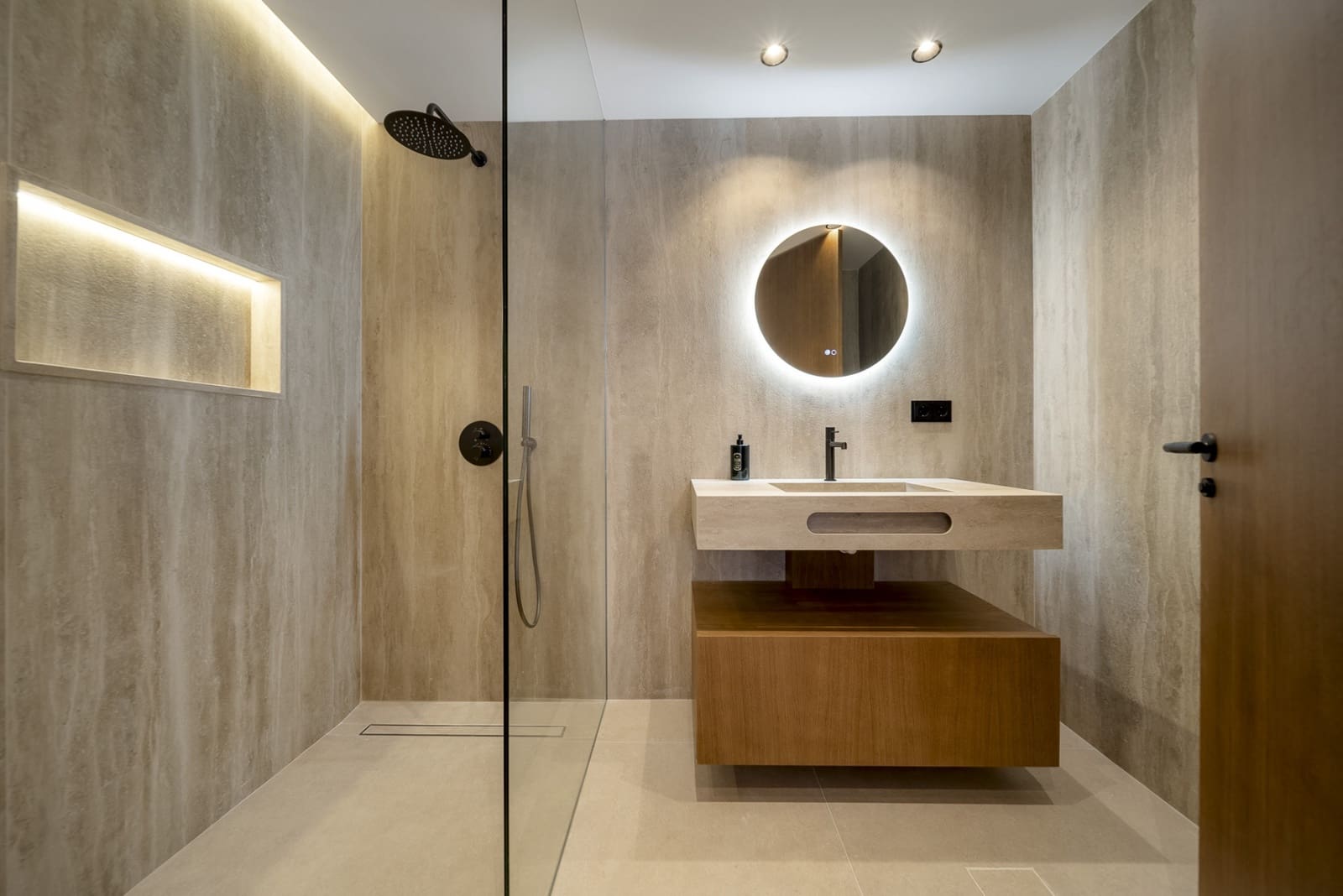 Apartamento de 3 habitaciones en Marbella en venta con piscina garaje - 1.650.000 € (Ref: 9502160)