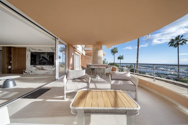 Apartamento de 3 habitaciones en Marbella en venta con piscina garaje - 1.650.000 € (Ref: 9502160)