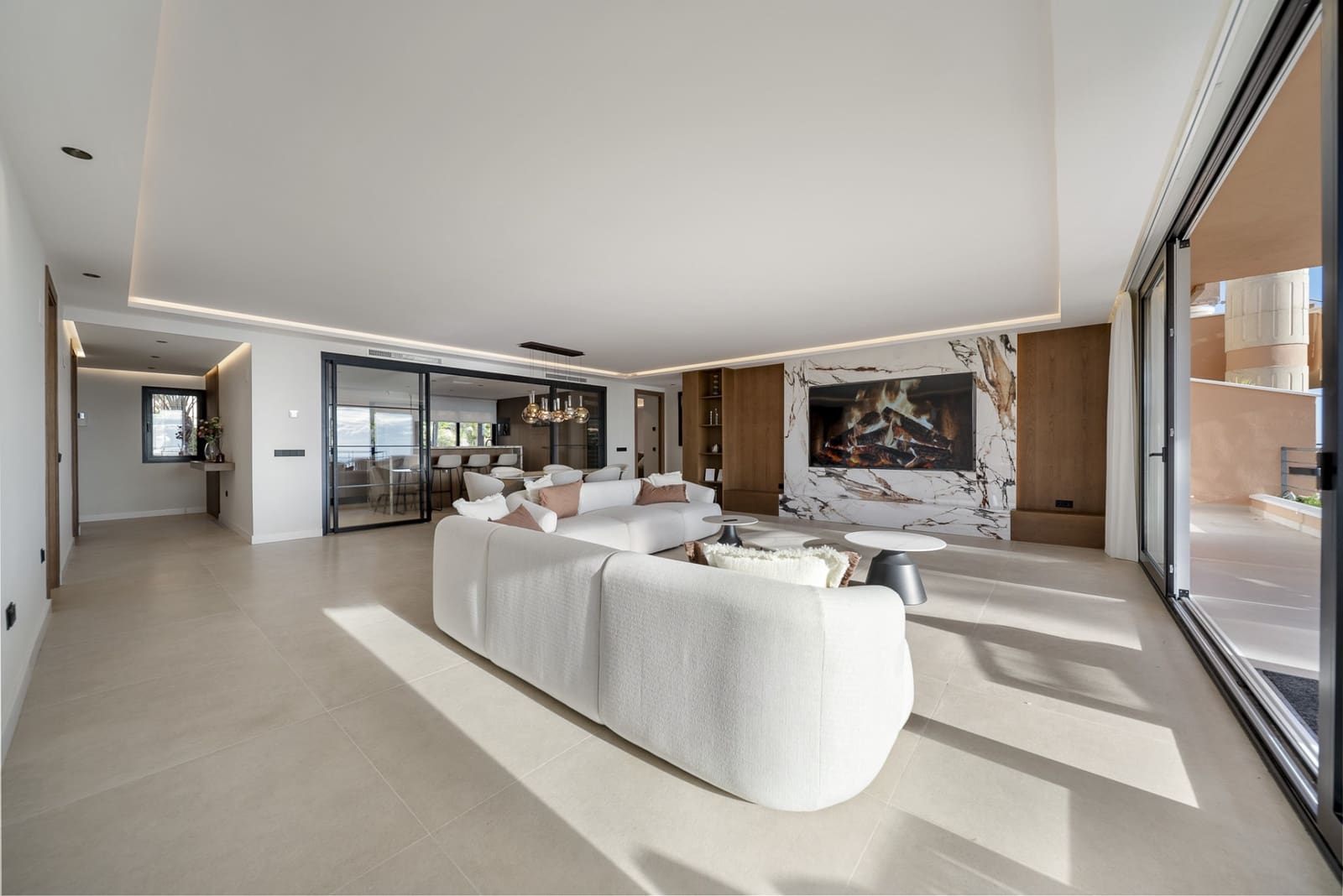 Apartamento de 3 habitaciones en Marbella en venta con piscina garaje - 1.650.000 € (Ref: 9502160)