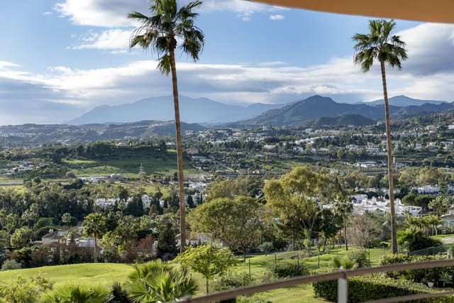 Apartamento de 3 habitaciones en Marbella en venta con piscina garaje - 1.650.000 € (Ref: 9502160)