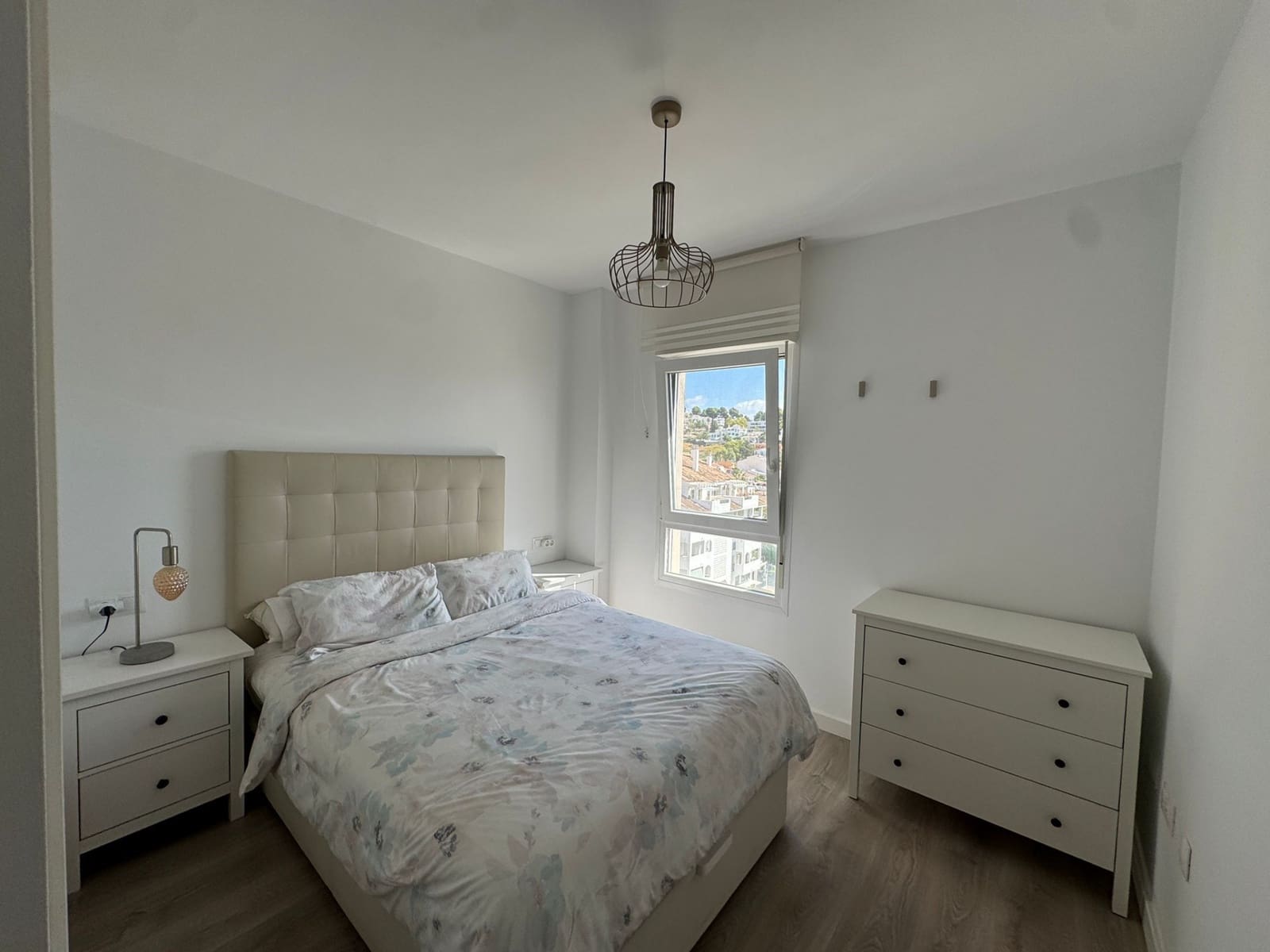 3 bedroom Apartment for rent in Nueva Andalucia with pool garage - € 2,000 (Ref: 9541000)