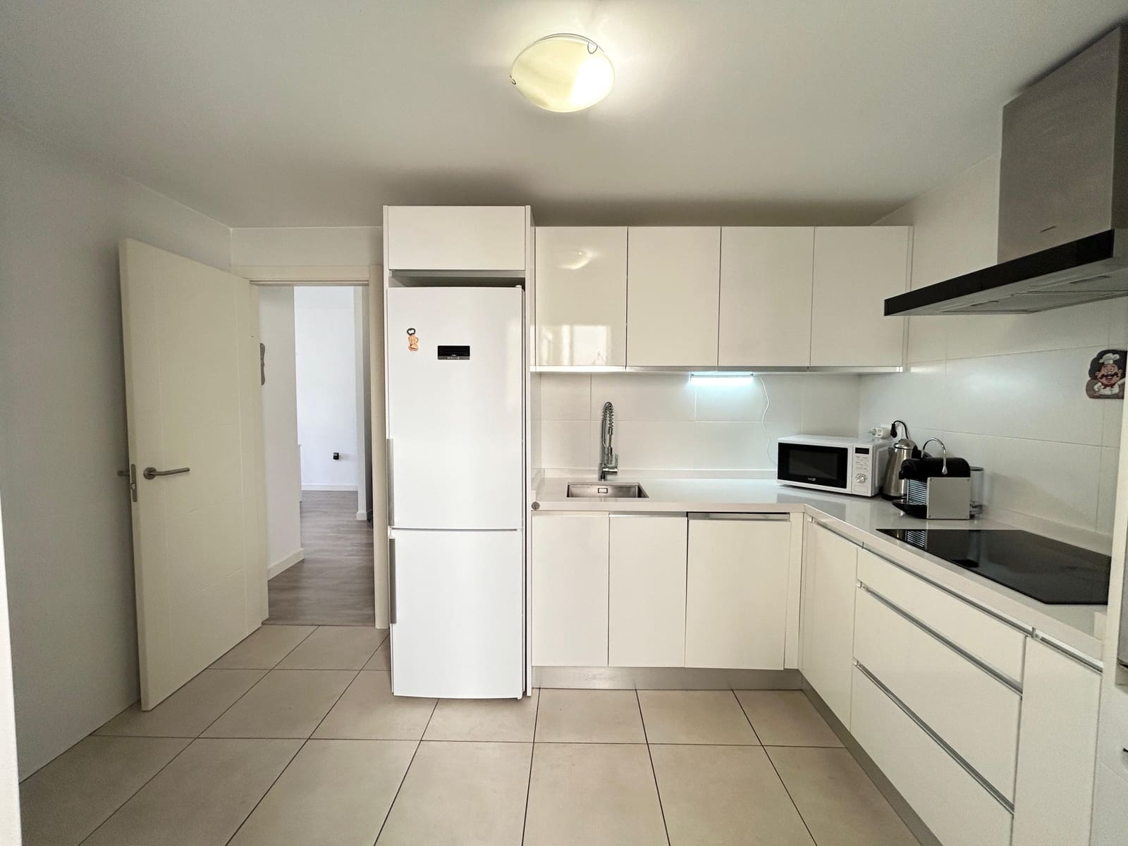 3 bedroom Apartment for rent in Nueva Andalucia with pool garage - € 2,000 (Ref: 9541000)