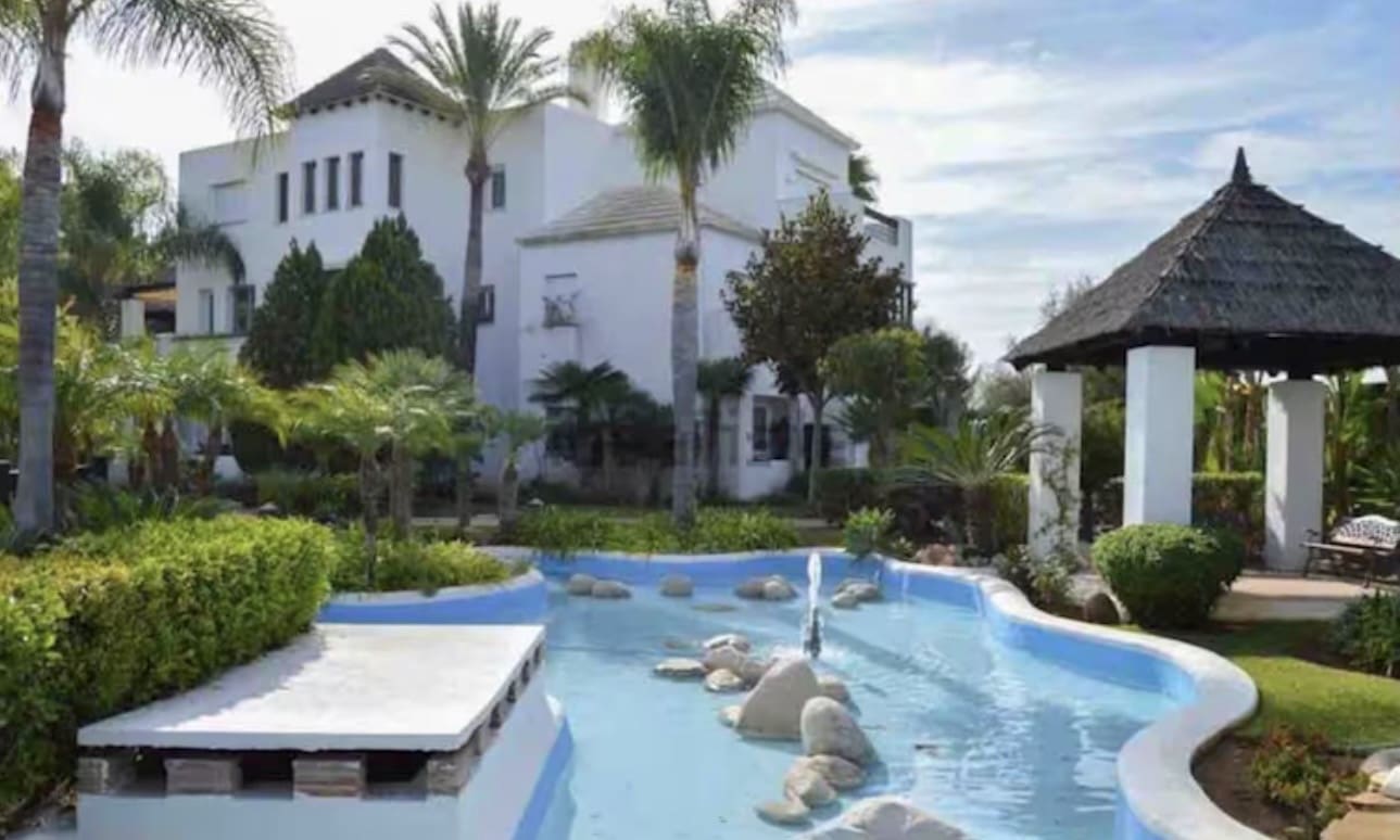 1 sypialnia Apartament do wynajęcia w Marbella z basenem garażem - 1 800 € (Ref: 9565024)