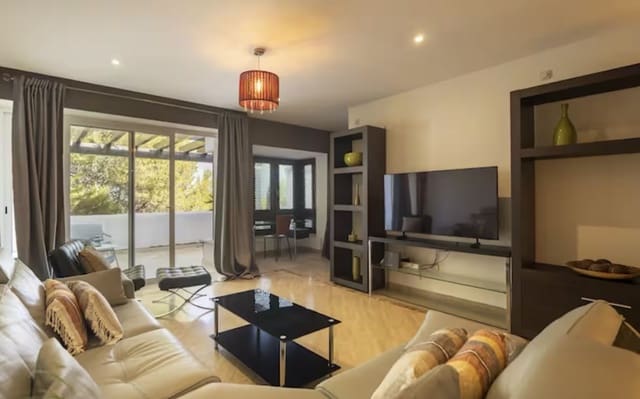 1 bedroom Apartment for rent in Marbella with pool garage - € 1,800 (Ref: 9565024)